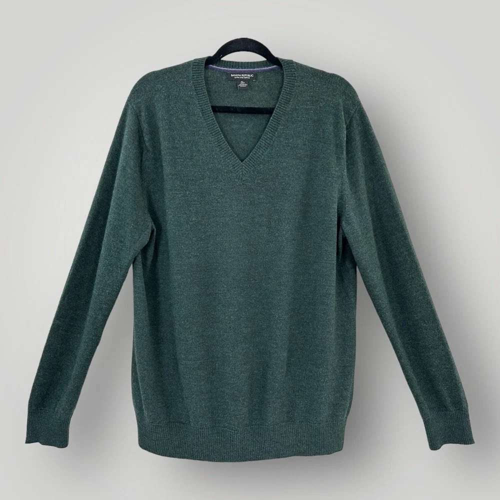 Banana Republic Sweater Mens XL Green Merino Wool Extra Fine V-Neck Pullover‎